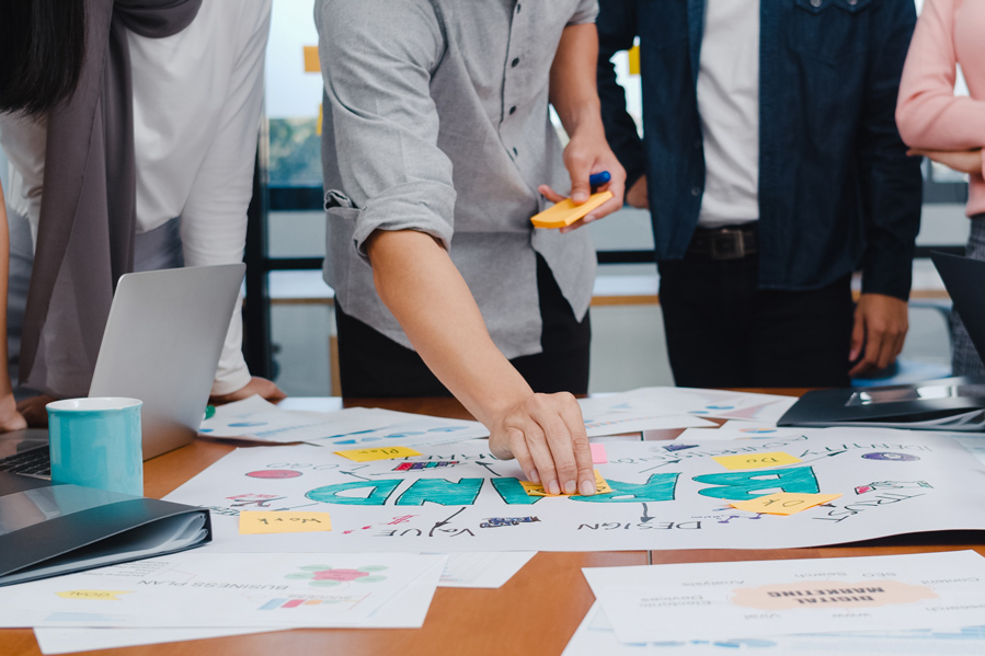 marketing-team-meeting-brainstorming-ideas-for-branding